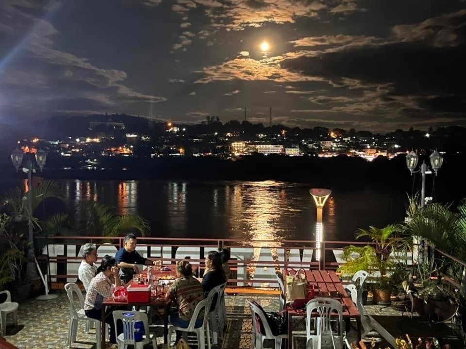 Day Waterfront Hotel Chiang Khong Eksteriør billede