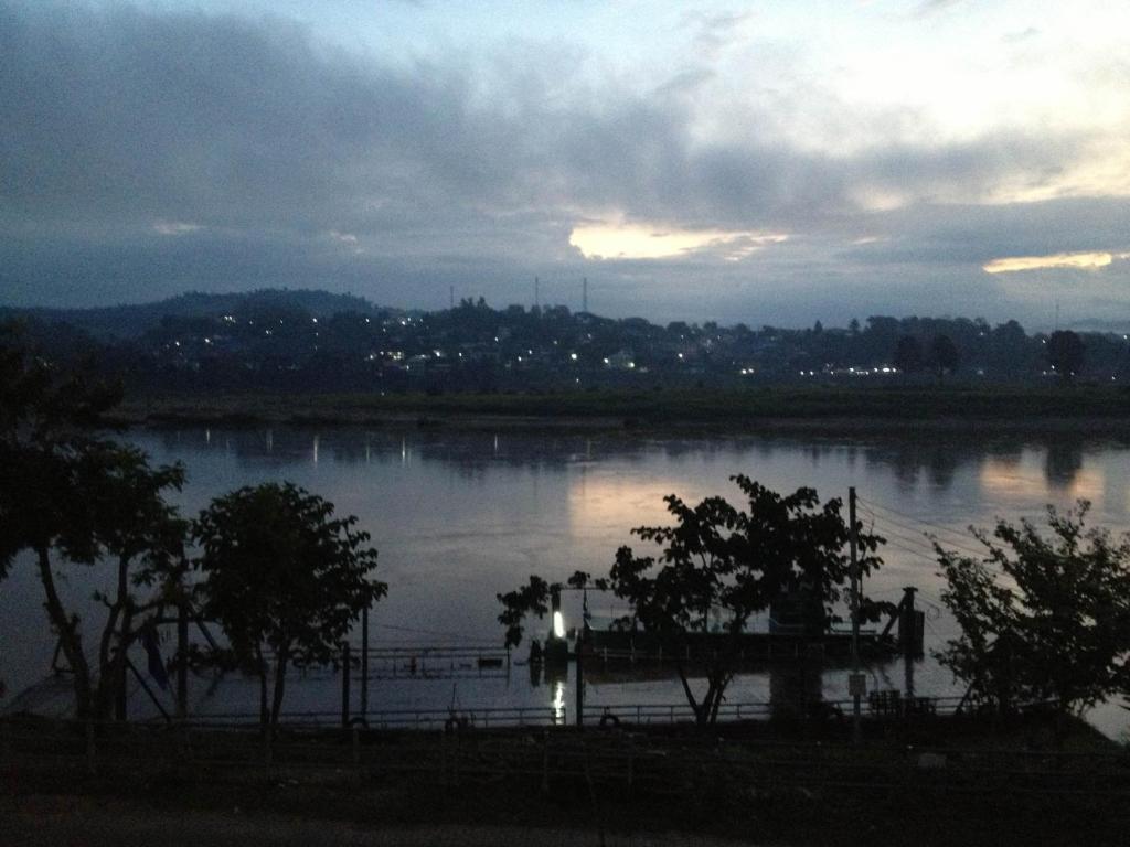 Day Waterfront Hotel Chiang Khong Eksteriør billede
